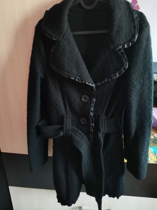 Дамско палто с  къдрички