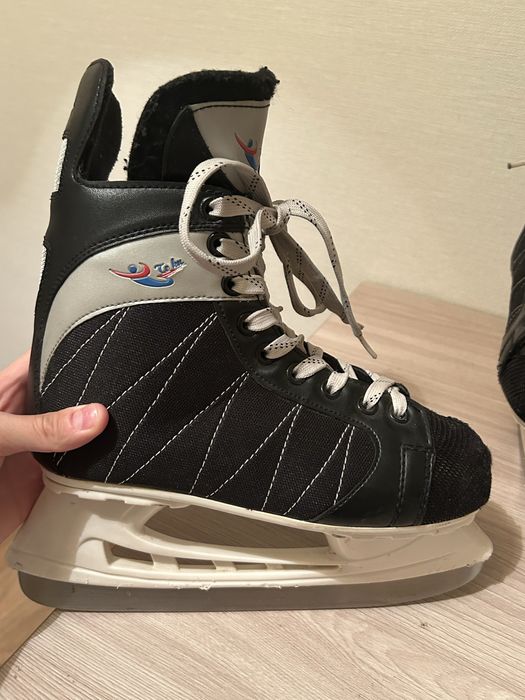 Продам коньки teku