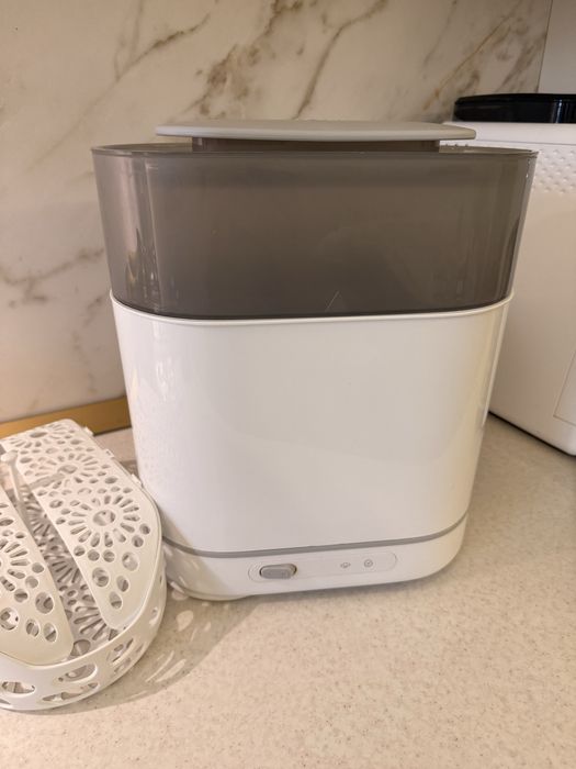 Sterilizator Philips 4 in 1, spatios, usor de curatat