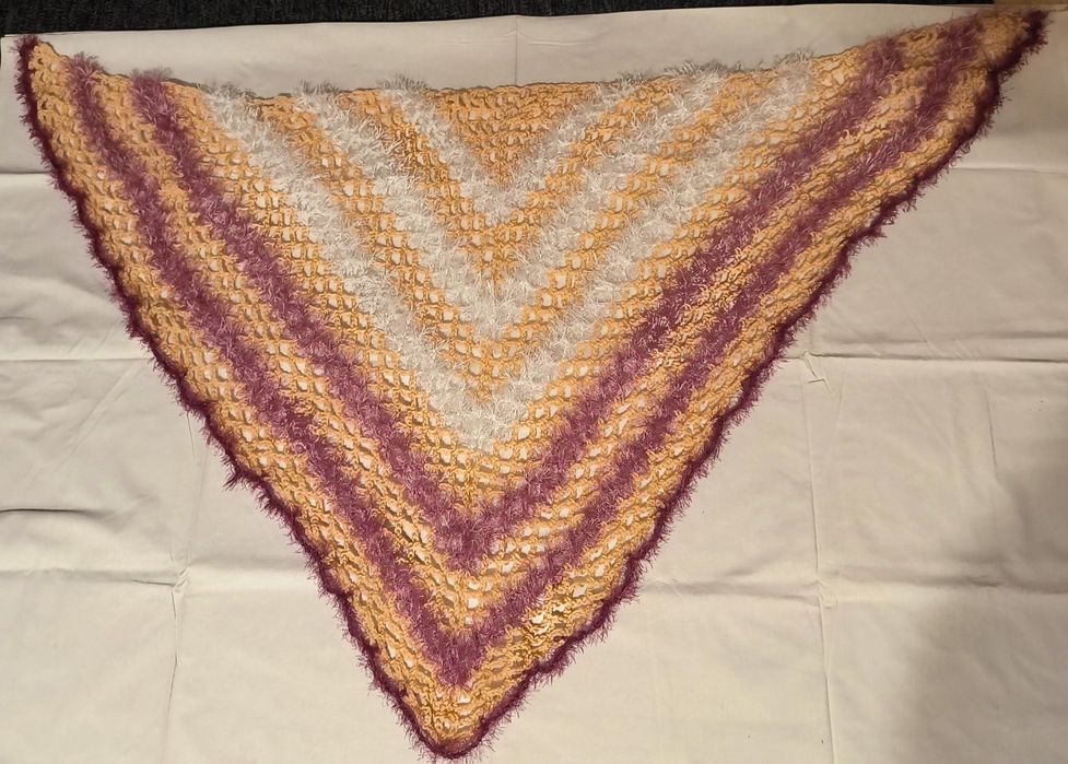 Шаль, вязанная крючком