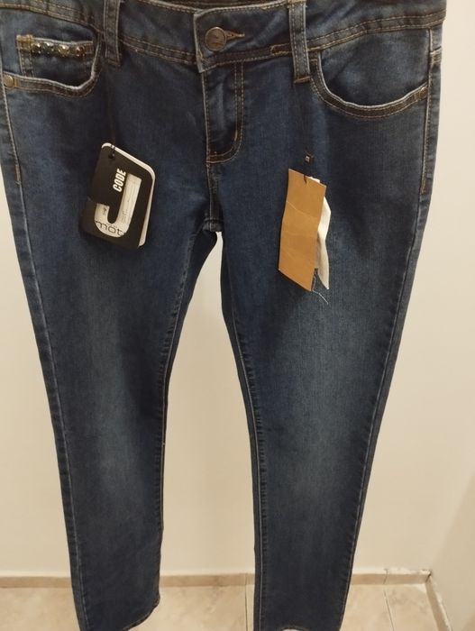 Новые женские джинсы Motivi
