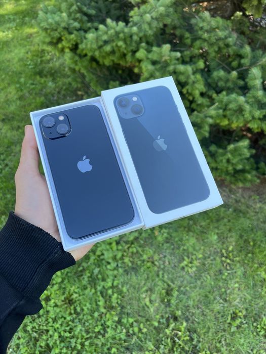 iPhone 13  128ГБ  ИДЕАЛ