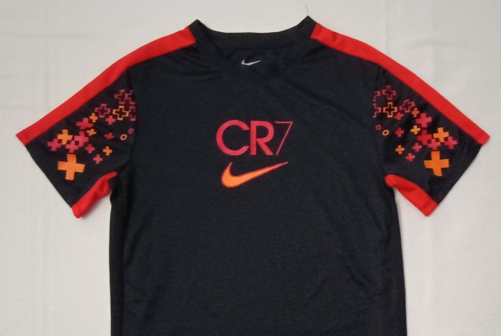 Nike DRI-FIT CR7 Tee оригинална тениска ръст 147-158см Найк спорт фланелка