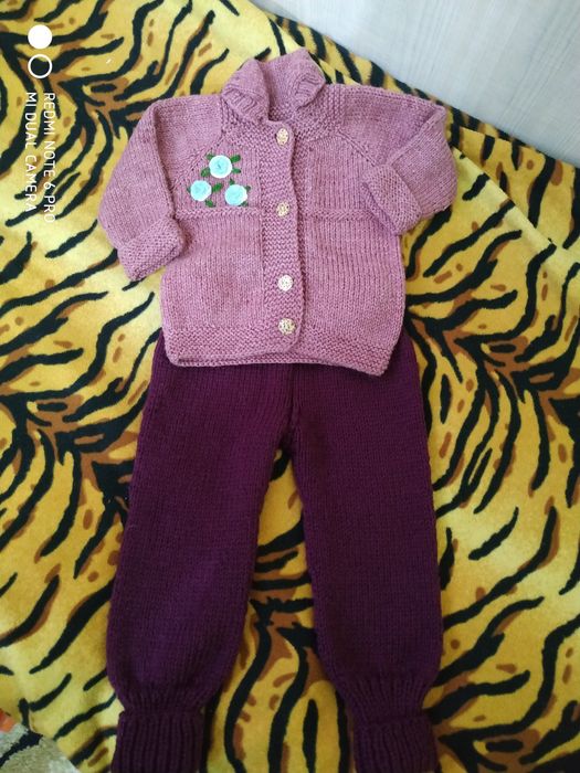 Вязаные детские кофточки. (Новые)