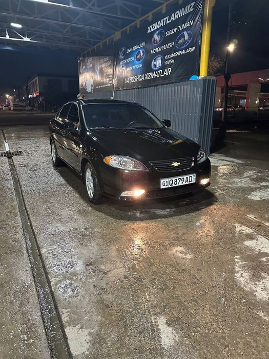 Qora Jentra Chevrolet