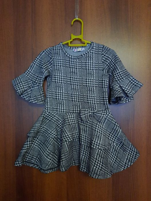 Продам платье/сарафаны на девочку