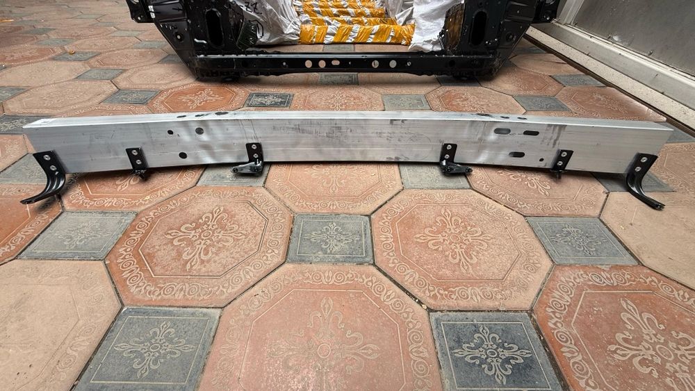 Телевизор суппорт радиатора Toyota Land Cruiser 200