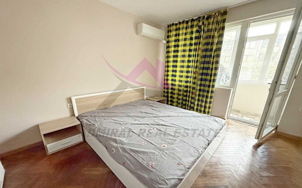 Атрактивна Локация и Цена! Двустаен- Център