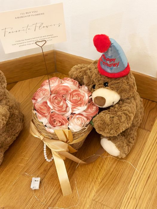 Мишка подарок цветы