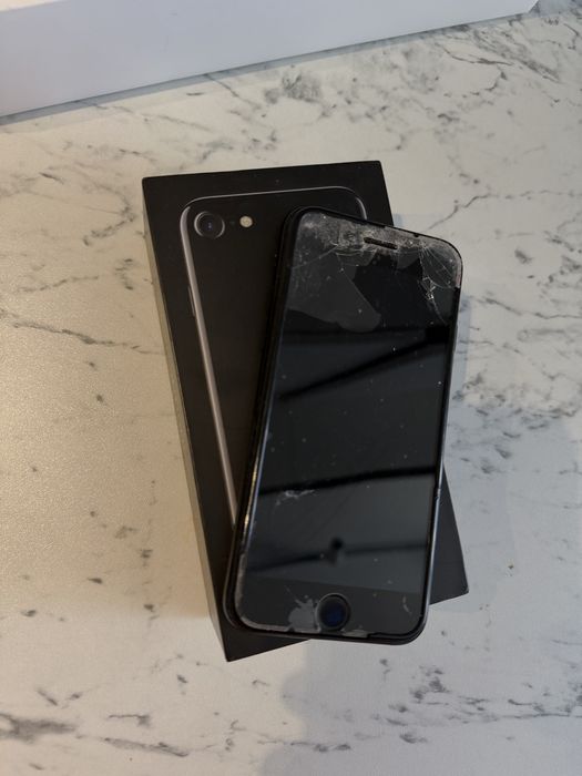 iPhone 7 чёрный, экран под замену