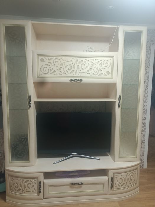 Шкаф для гостиной