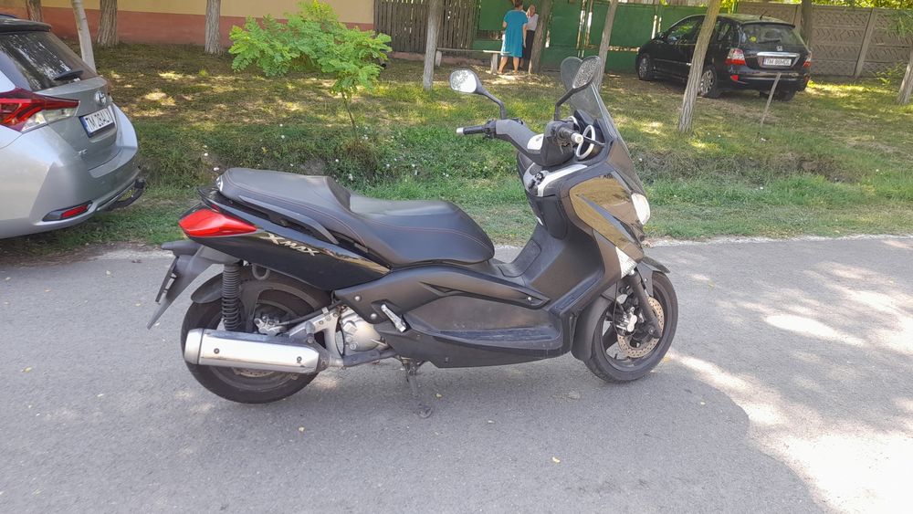 Yamaha x-max 250