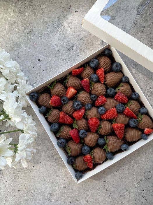 Shokoladli qulupnay sovga клубника в шоколаде