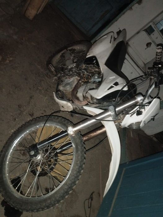 Мотоцикл эндуро 06