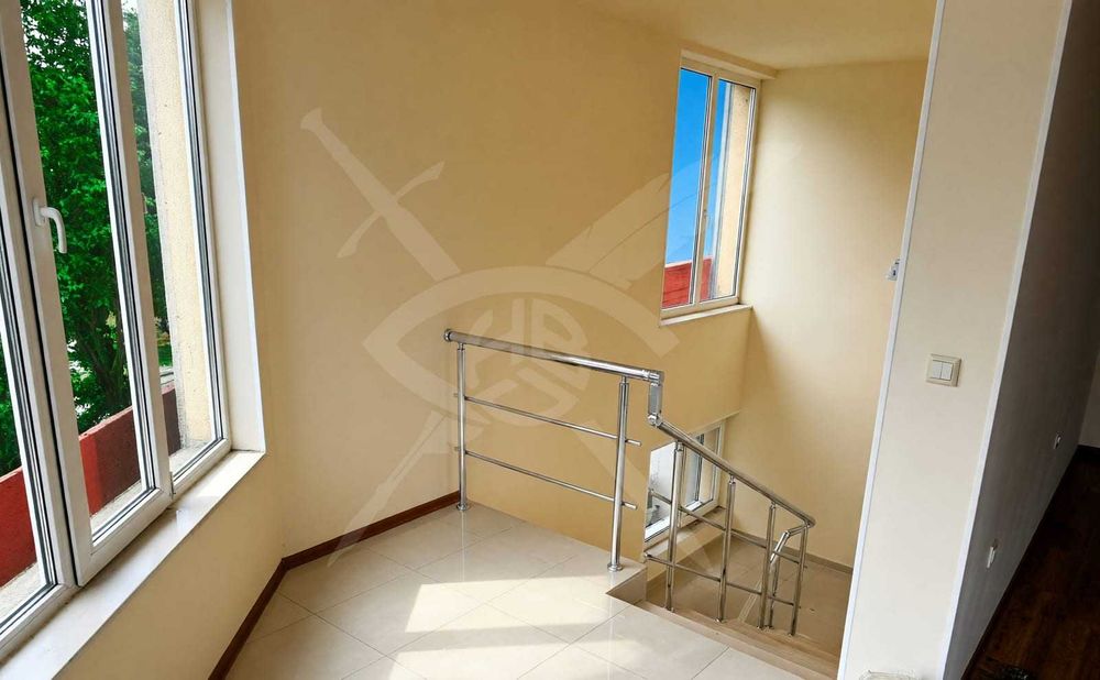 Продава се Магазин в Бургас, Меден рудник - зона Б - 95 кв.м за 1579 €/кв.м - Снимка #1