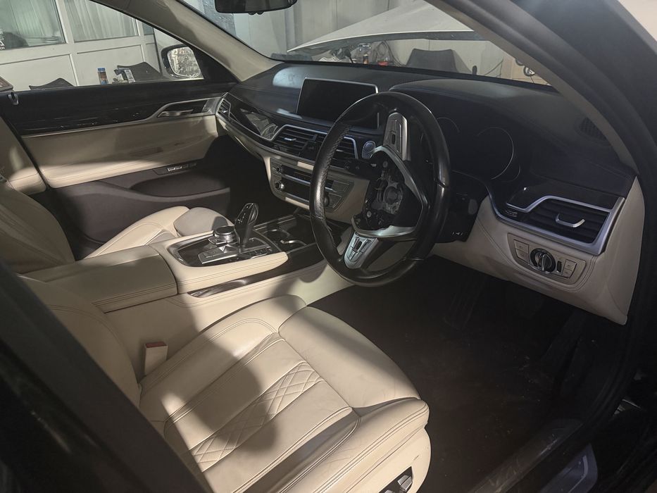 Bara/Spoiler/Masca Faruri Aripa Tragar Bmw Seria 7 G11 3.0 Diesel