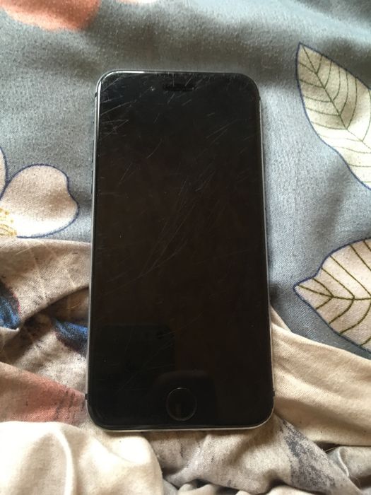 Продам iphone se2022