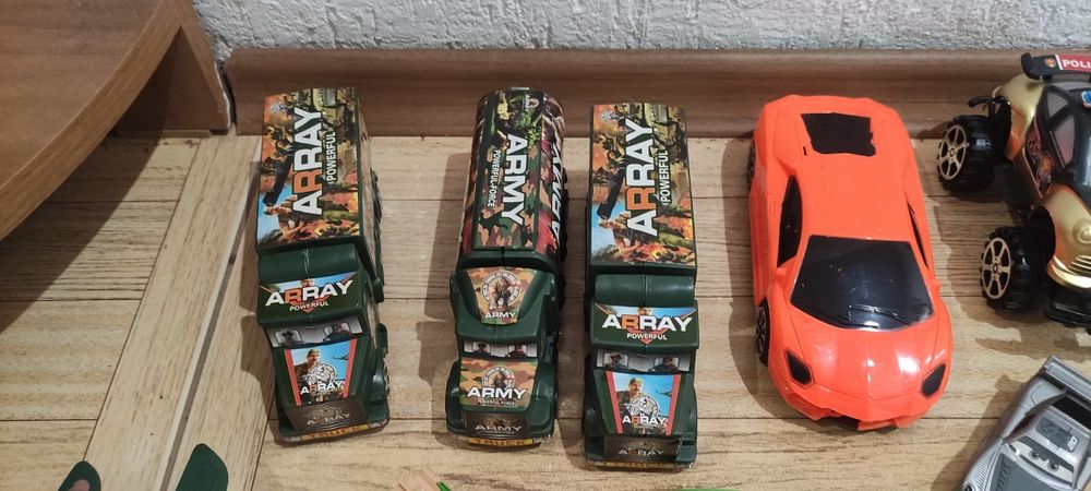 Сет с играчки и комлект емоджи топчета