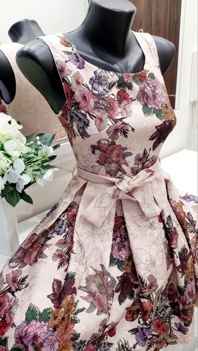 Уникална рокля..