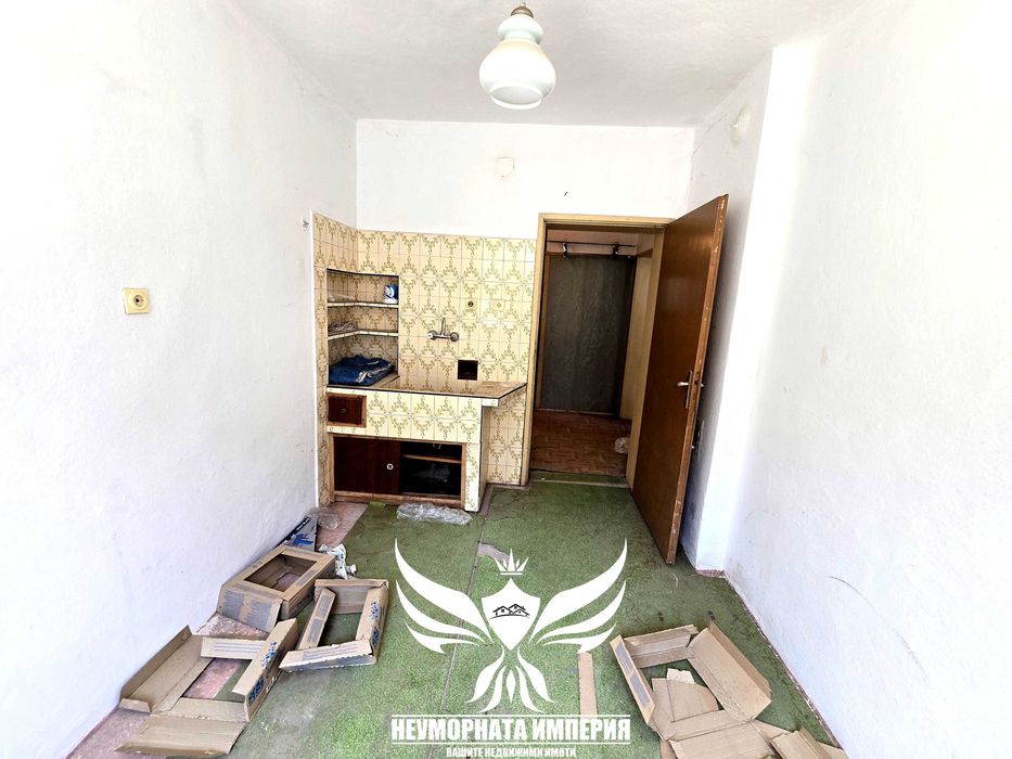 Продавам тристаен апартамент 94кв. на първи етаж с паркомясто в гр.Асеновград, кв.Долни Воден - снимка 4