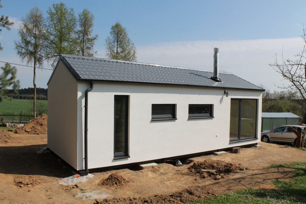 Casa modulara de locuit din panouri sandwich