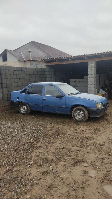 Запчасть Опель кадет