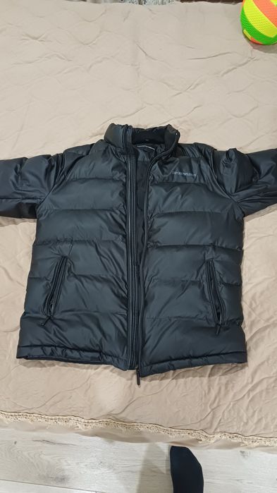 Продам куртку зимнию