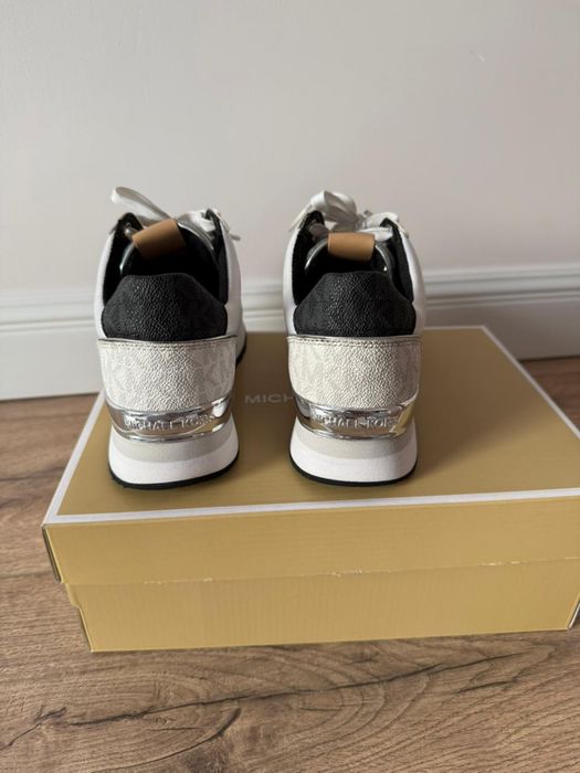 Кроссовки Michael kors Майкл корс Maddy Two-Tone Logo Trainer