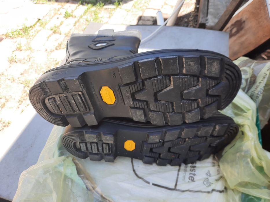 Рабочие сапоги 44 размер новые