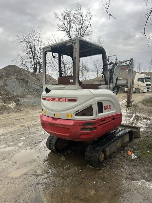 Miniexcavator bobcat takeuchi tb230