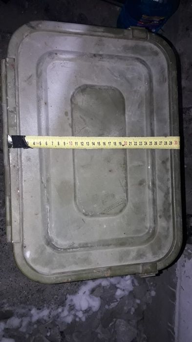 Заводской инструментальный ящик