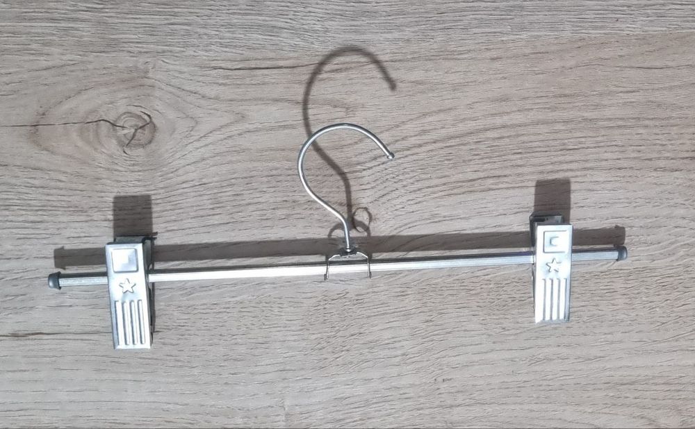 Вешалки для детской одежды