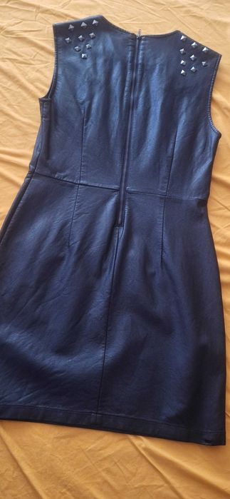 Черна кожена рокля