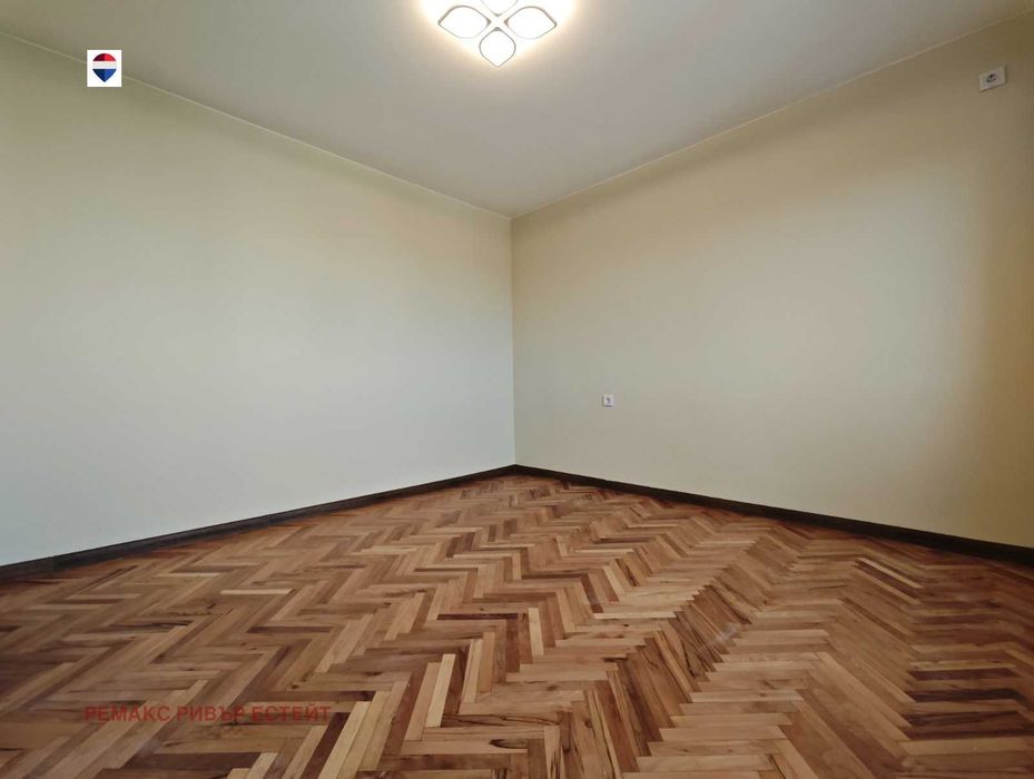 Двустаен апартамент за продажба кв. Родина 2