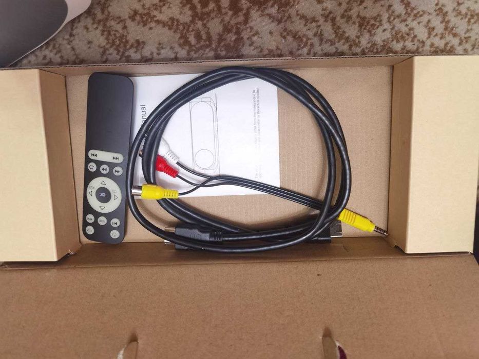 Проектор M19 с честными 1920х1080. Торга нет.