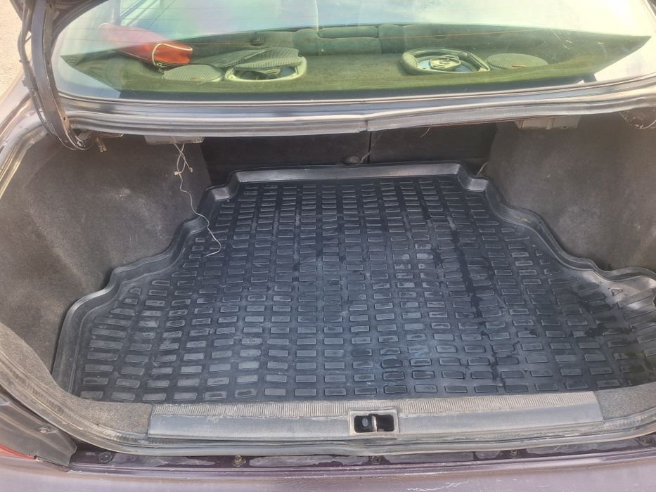 Продам тойоту карина е