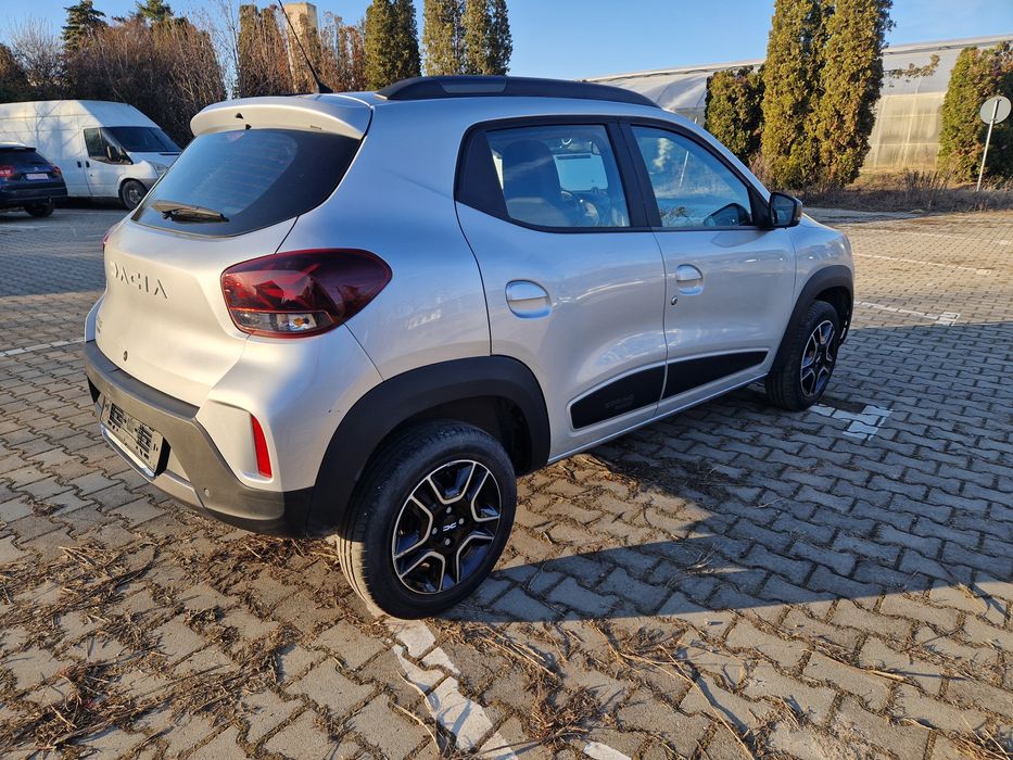 Dacia Spring avariat lovit