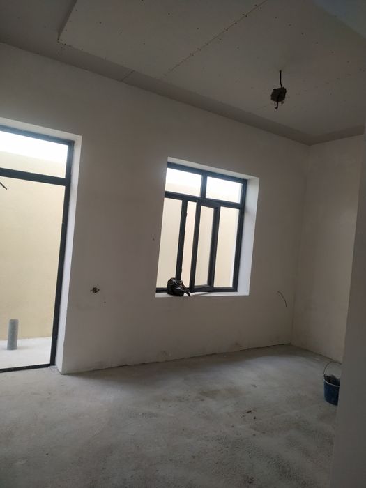 Назарбек Мевазорда 90%Битган 1.7сотихли янги курилган уй сотилади