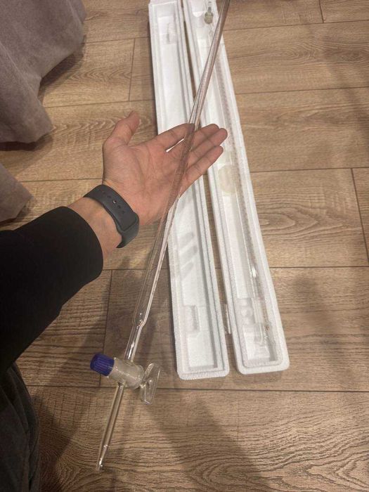 Лабораторные стеклянные посуды.