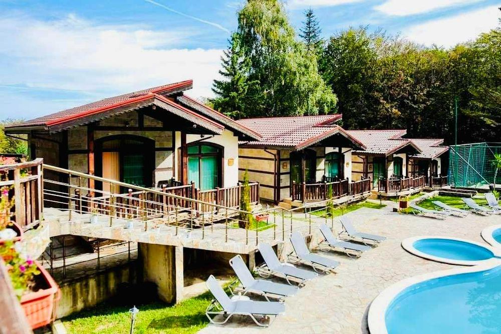 Продавам Хотелски Комплекс "Тодорини Кукли"