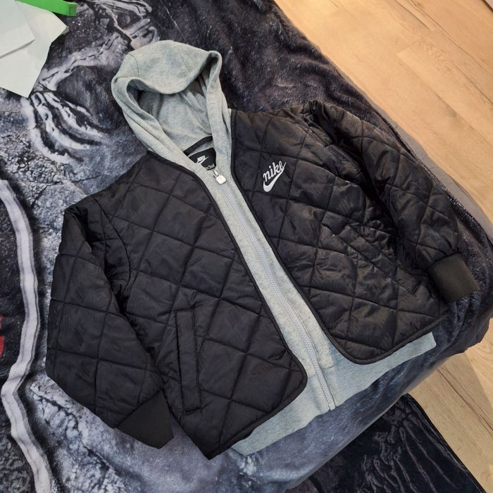 Като ново есенно яке Nike 116/122