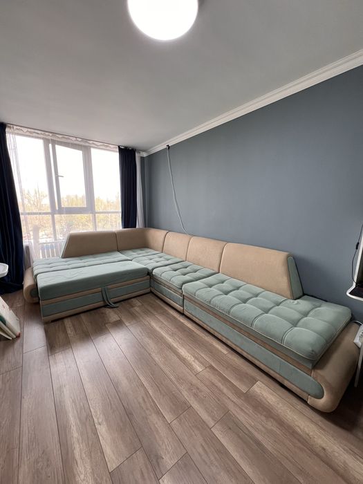 Продам диван срочно! Очень в хорошем состоянии!