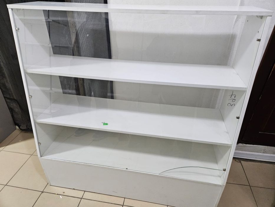 Срочно Продам витрины