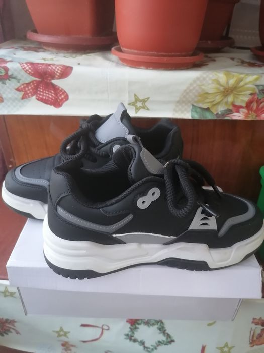 Adidași noi (mărimea 36)