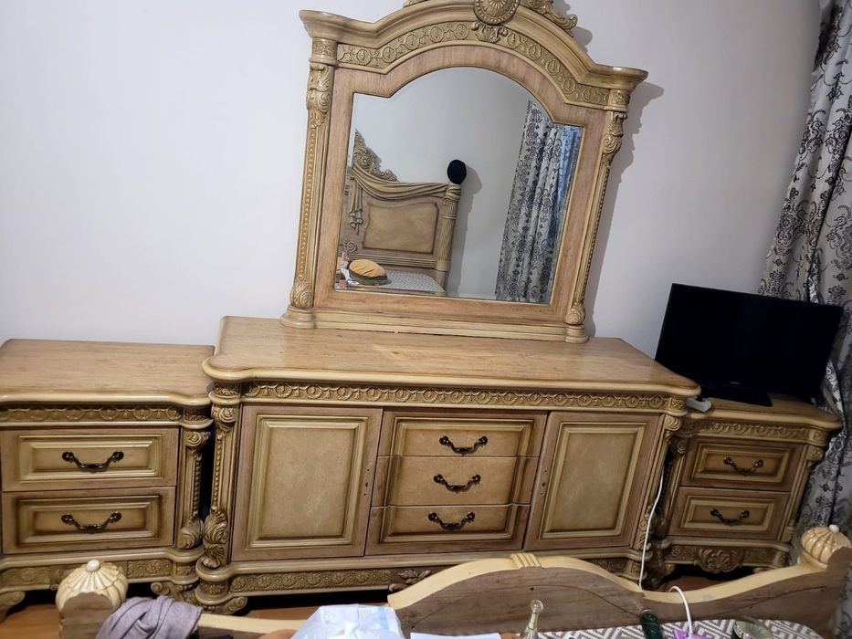 Спальный гарнитур