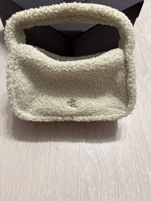 Чисто нова mini оригинална чанта на Calvin Klein