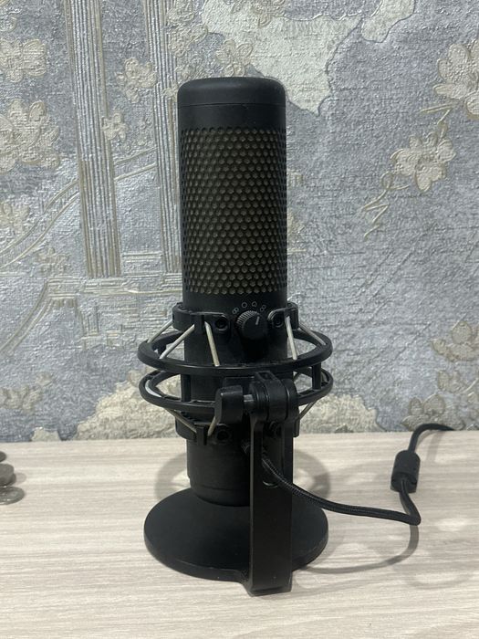 Микрофон HyperX Quadcast S