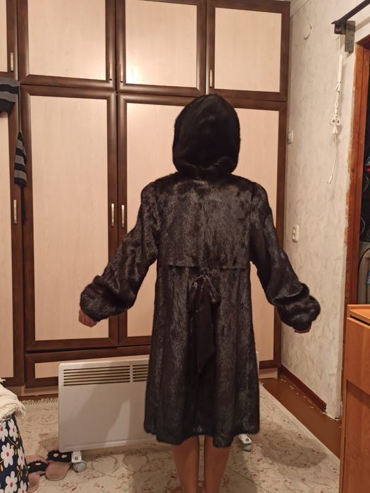 Норковая шуба модная