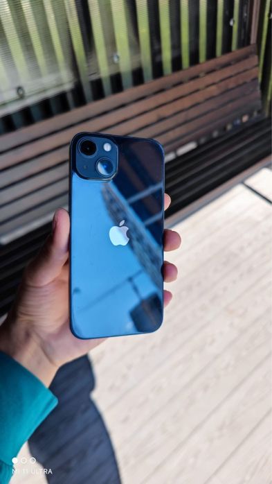 iPhone 13 с хорошим состоянием