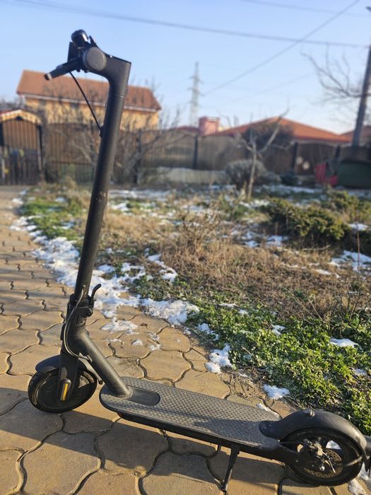 Trotineta Xiaomi Mi scooter essential